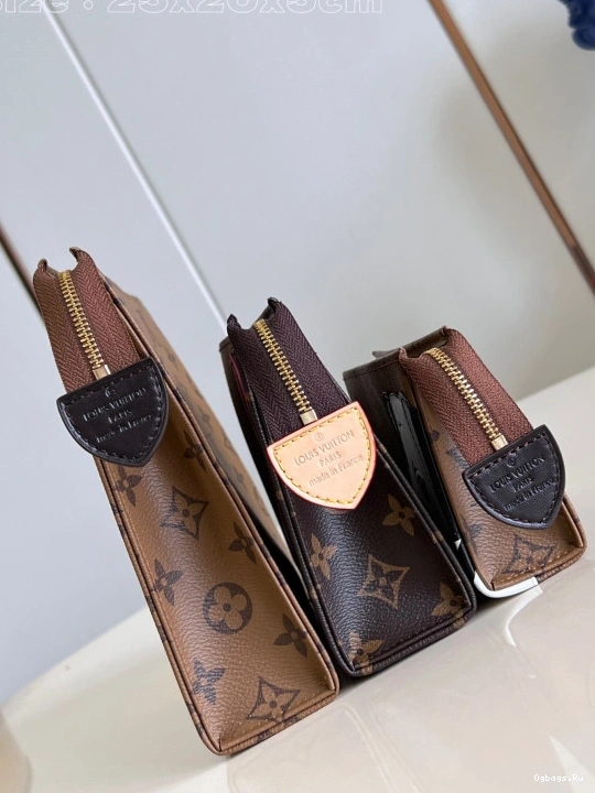 VUITTON Toilet Pouch-25*20*5.5cm LOUIS Trio 0320